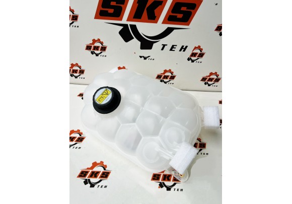 334/G3689 Бачок розширювальний з датчиком JCB JS 334/G3689 Бачок розширювальний з датчиком JCB JS